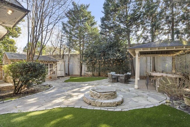 Building Photo - 97 Huntington Rd NE