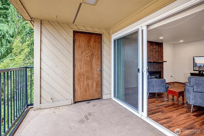 Building Photo - 921 Pershing Ave