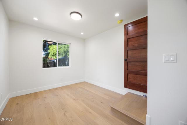 Building Photo - 1607 N Ave 54