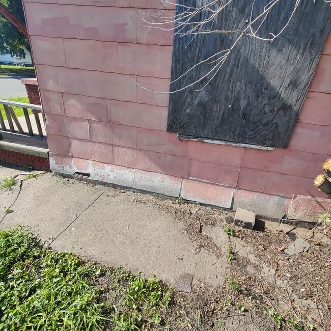 Building Photo - OWNER Finance Home with 10% DOWN