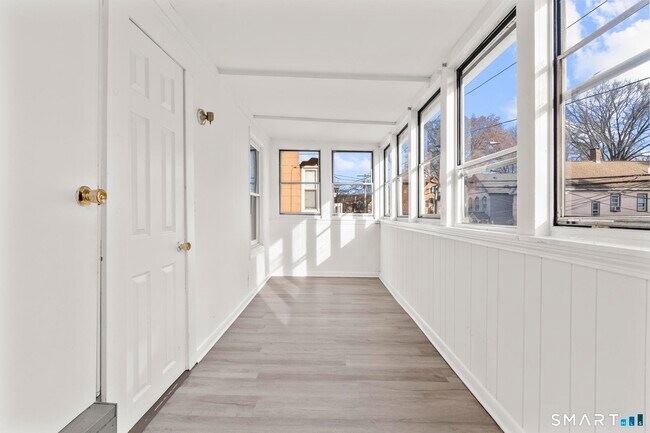 Building Photo - 426 Poplar St