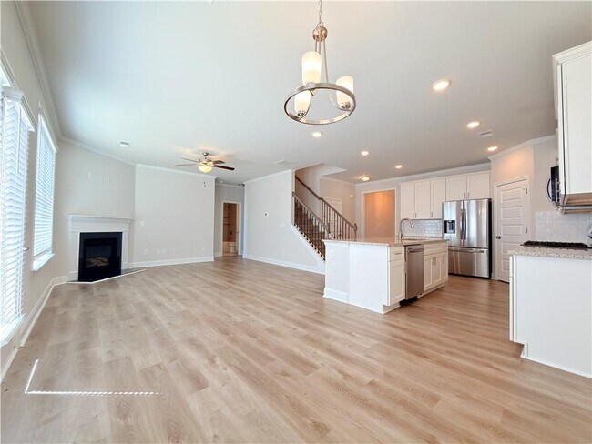 Building Photo - 470 Hellen Vly Dr