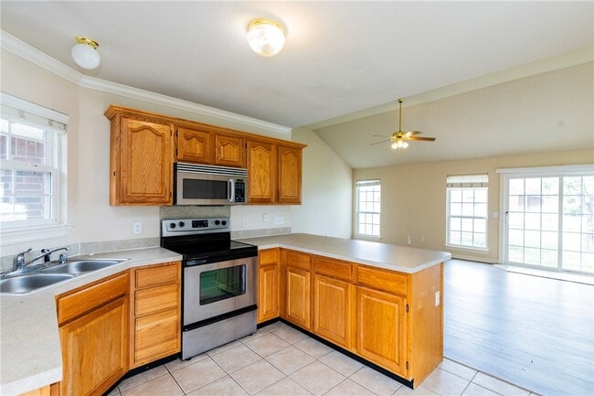 Building Photo - 255a Ravenwood Blvd