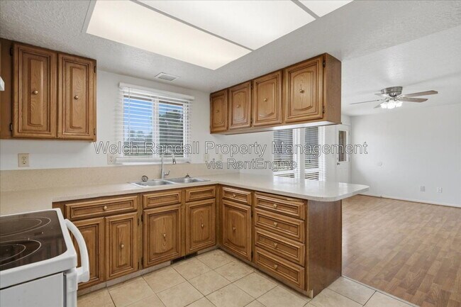 Building Photo - 3548 S Midland Dr
