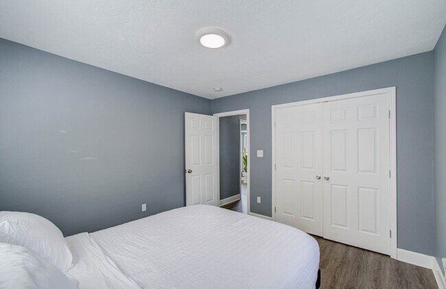 Building Photo - 3330 Kelton St