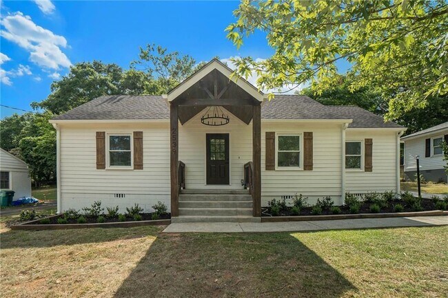 Primary Photo - 2539 Glendale Cir SE