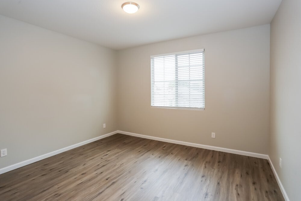 Building Photo - 7213 W Jones Ave