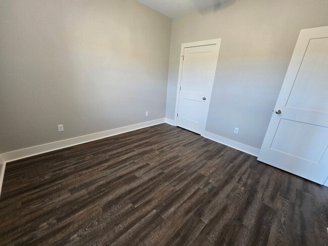 Building Photo - 5009 Springwood Cir