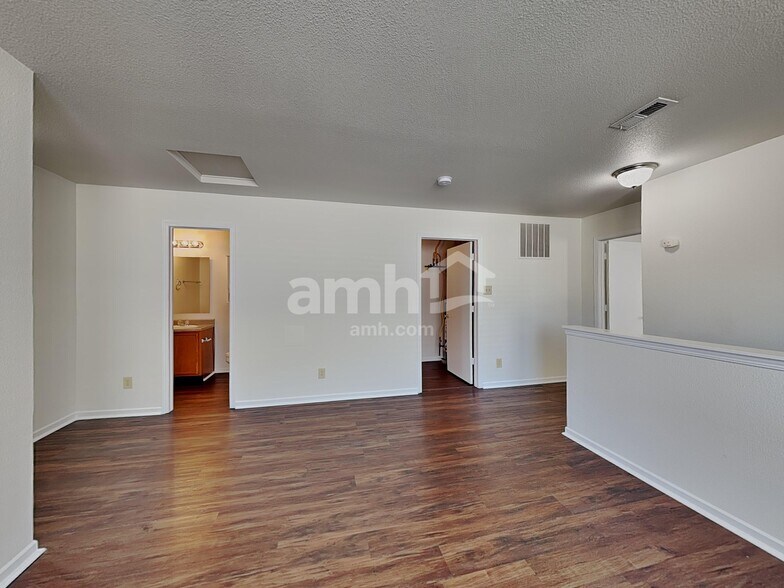 Building Photo - 10155 Cumberland Pointe Blvd