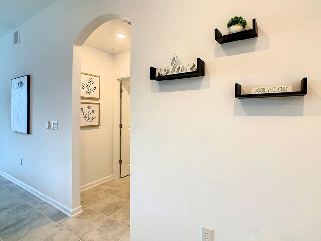 Building Photo - 955 Splash Shot Pl