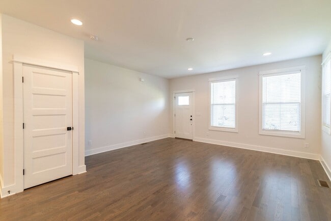 Building Photo - COMING SOON! 3 Bed/4 Bath Buena Vista 3 Story Townhouse-Rooftop level with Downtown Views!!