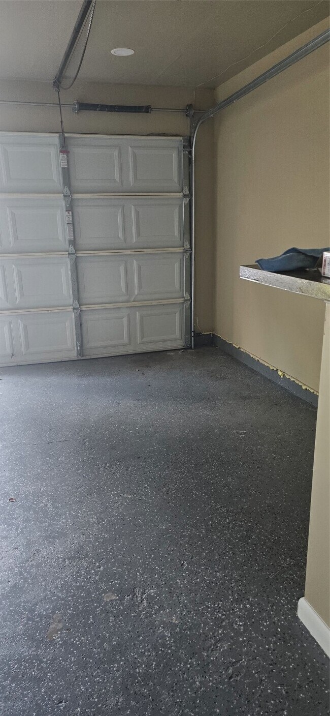 Building Photo - 15923 Boulder Oaks Dr