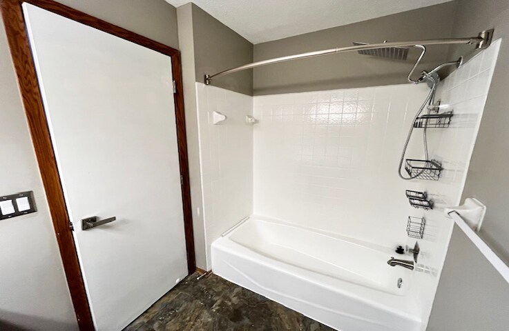 Building Photo - 3879 Polk St NE