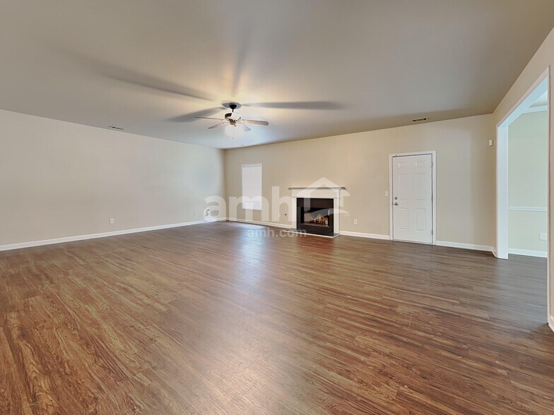 Building Photo - 148 Crescent Woode Dr