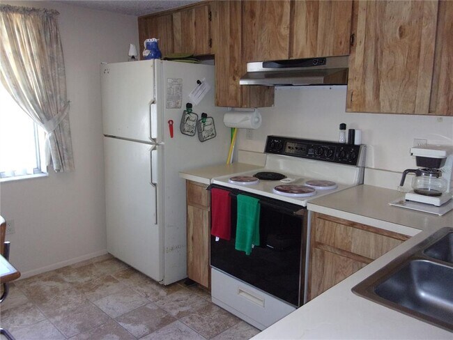 Building Photo - 216 Cypress Ln