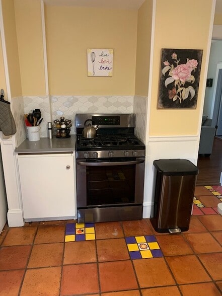 Building Photo - 4014 SE Yamhill St