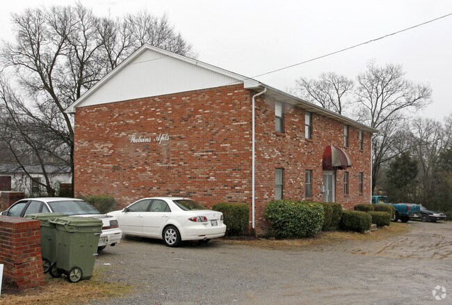 Primary Photo - 900 Carthage Hwy