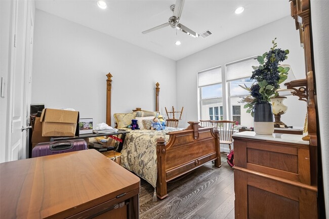 Building Photo - 2703 Kinsley Oaks Dr