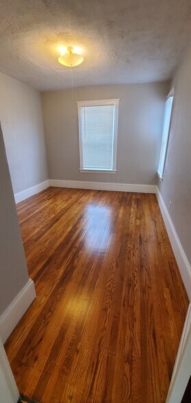 Building Photo - 6 Lilac Ct