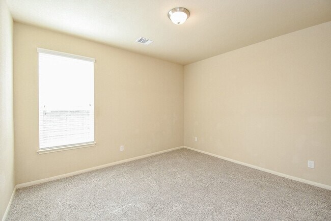 Building Photo - 4215 Mill Oak Dr