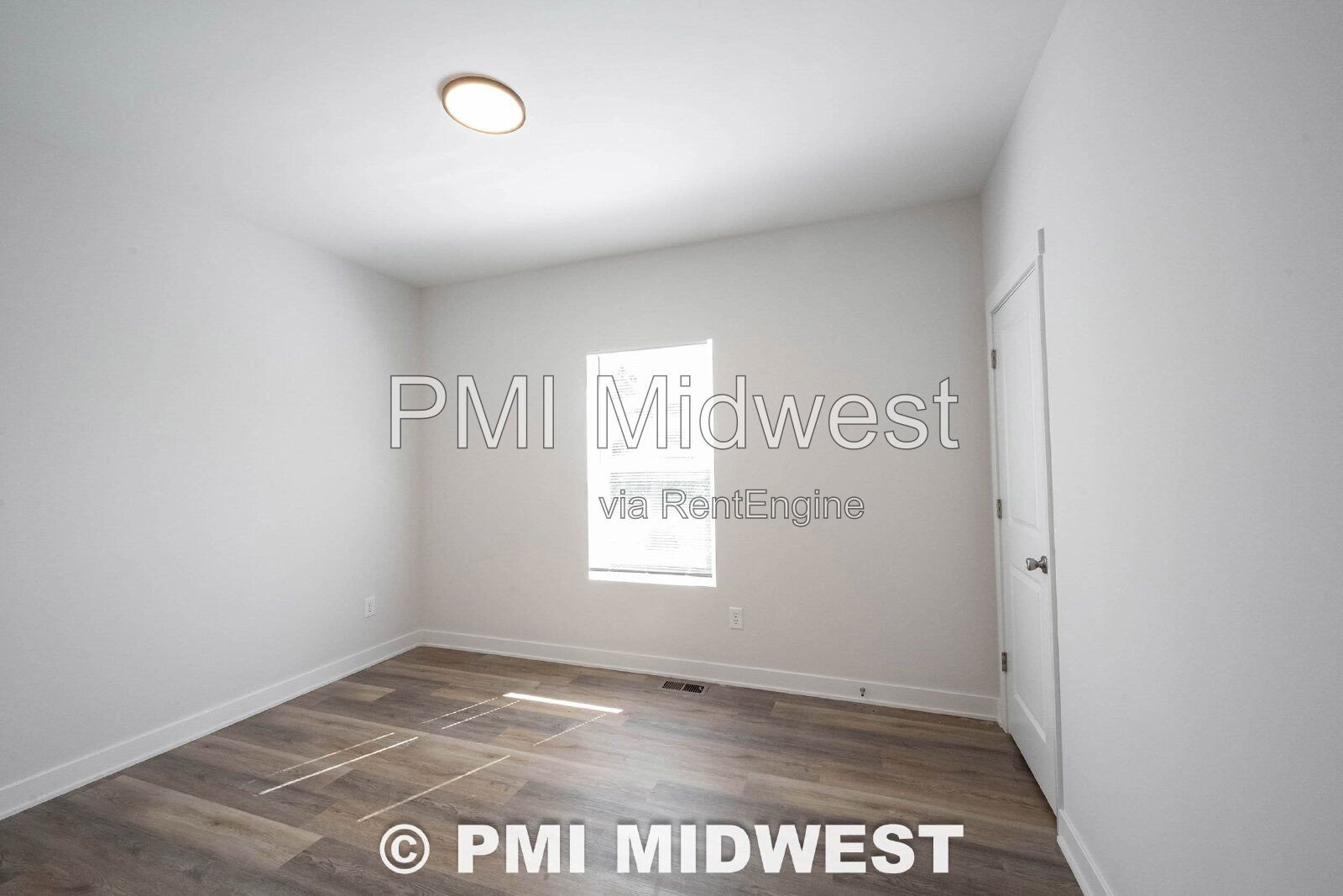 Building Photo - 1523 E Market St