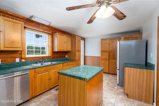 Building Photo - 521 NC-172