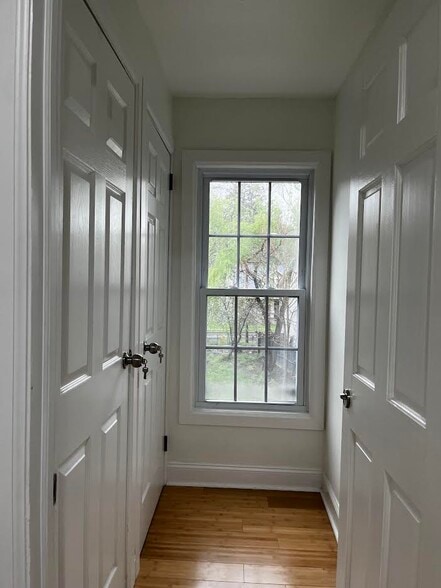 End hallway - 1110 Lake St