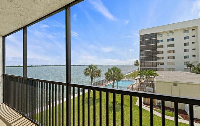 Building Photo - 250 S Sykes Creek Pky
