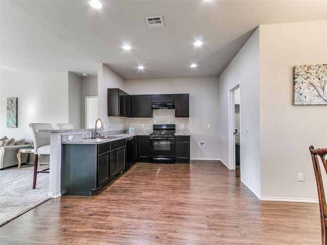 Building Photo - 2217 Stella Rd