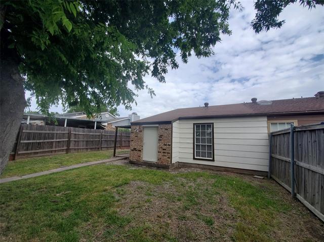 Building Photo - 1425 Brazos Dr