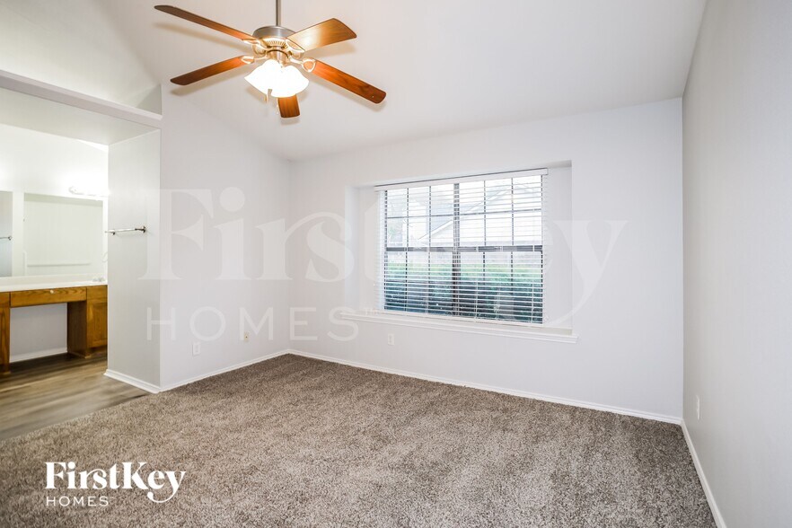 Building Photo - 1502 Barbara Ln