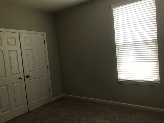 Building Photo - 1610 E Southfield Cir