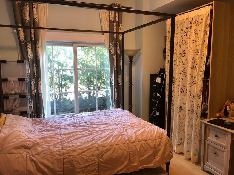 Building Photo - 69 Bolton St