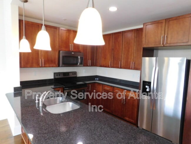 Building Photo - 943 N Ormewood Park Dr SE