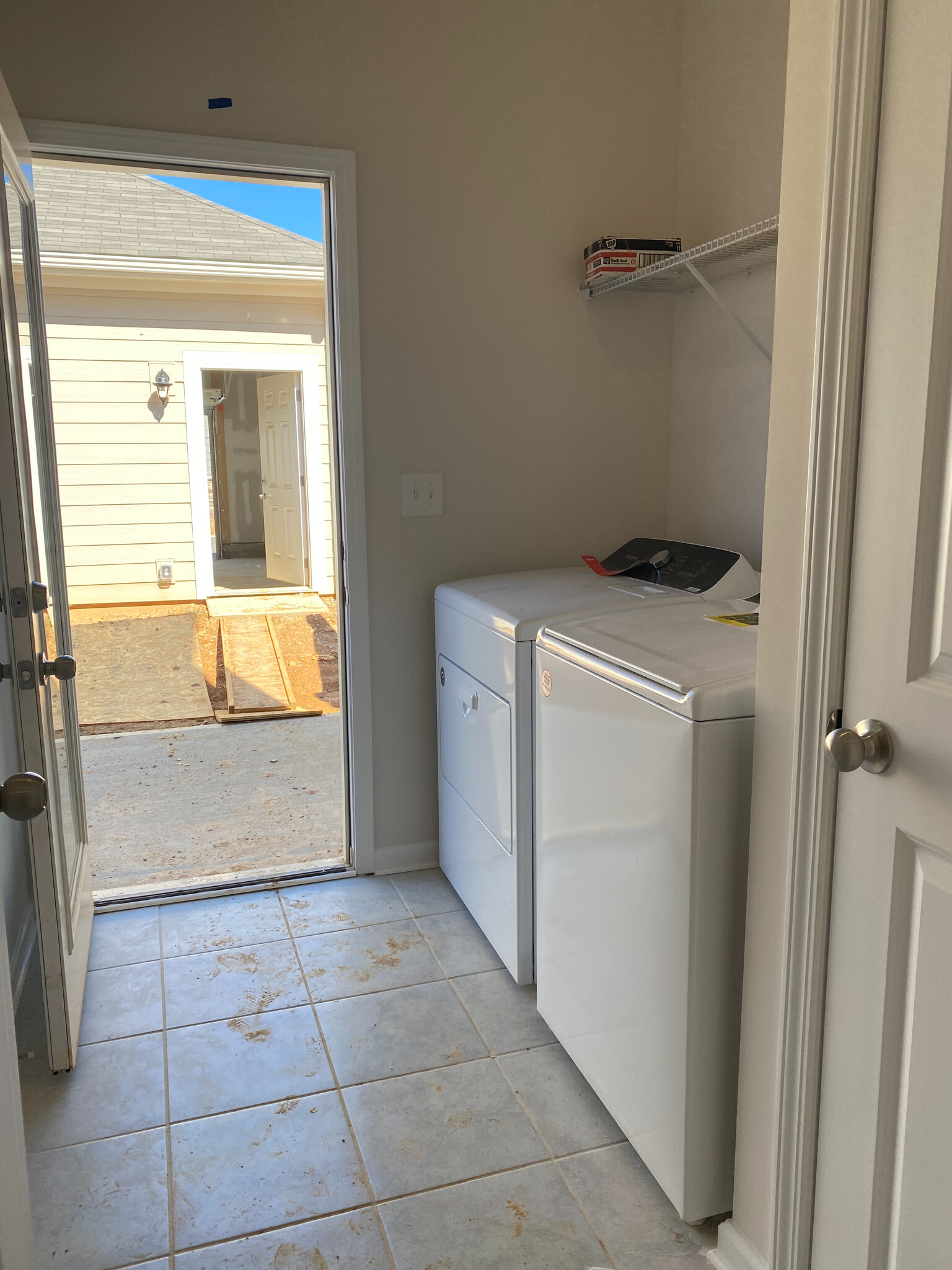 Building Photo - Room in Townhome on Planters Trace Ln