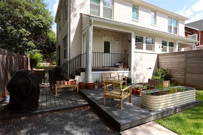 Building Photo - 2810 Wooldridge Dr