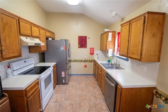 Building Photo - 203 Appaloosa Dr