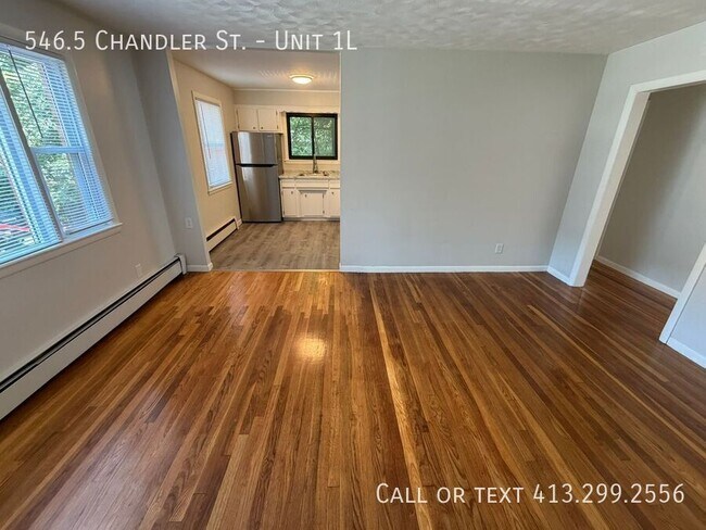 Building Photo - 546.5 Chandler St