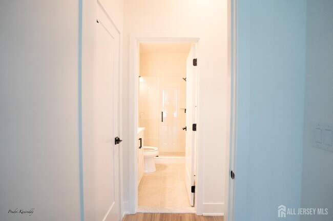 Building Photo - 85 Mustang Dr