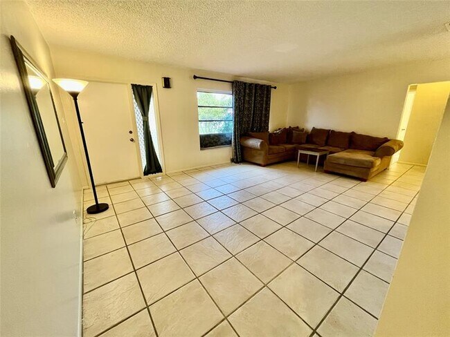 Building Photo - 6105 NW 73rd Ave