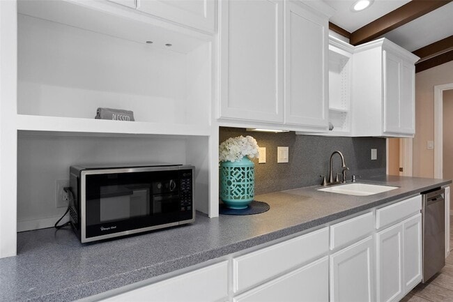 Building Photo - 8735 S Monticello Cir