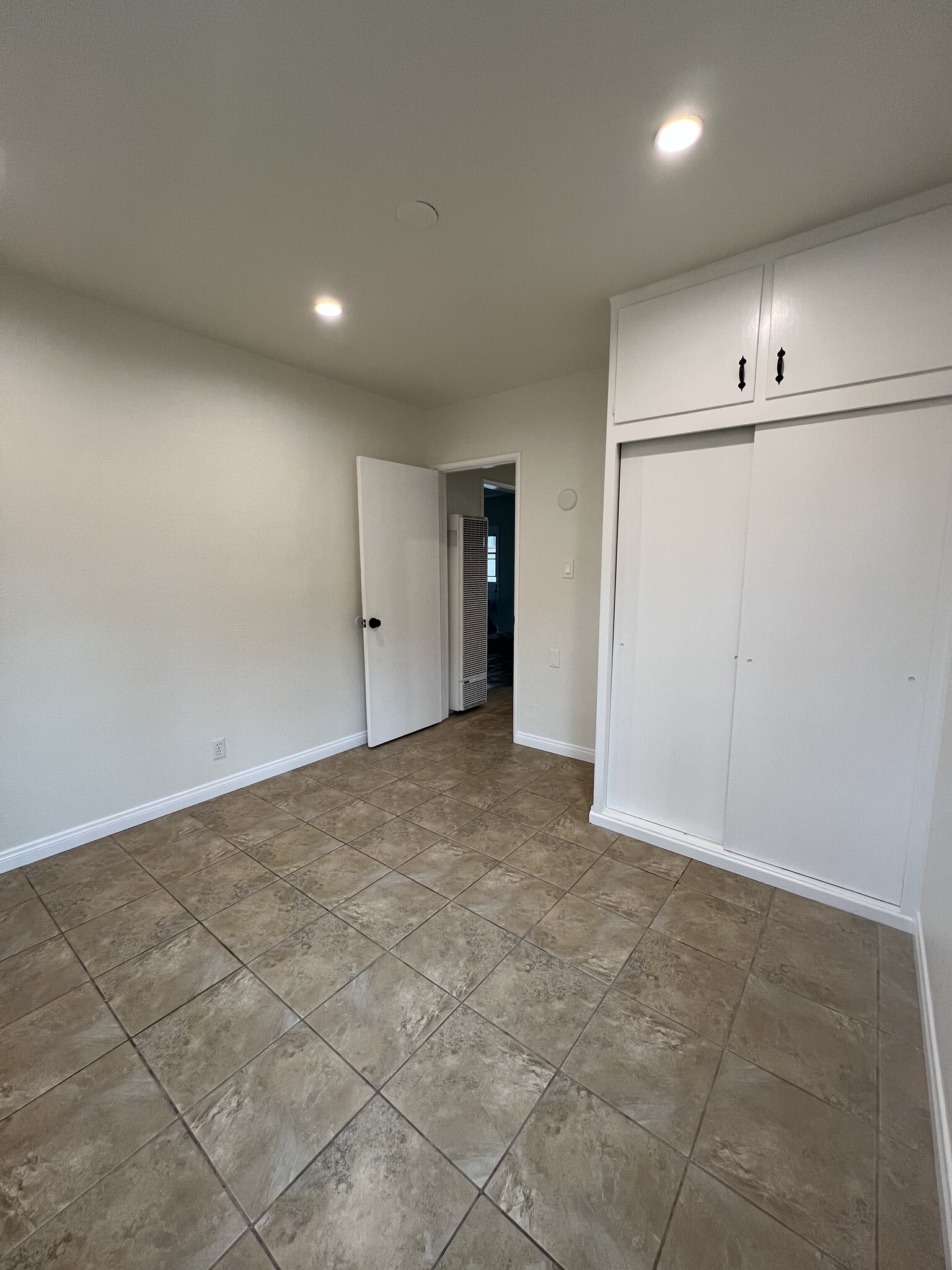 Bedroom 2 - 713 W Colorado Blvd