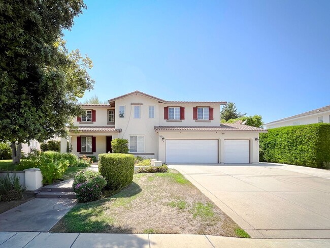 Building Photo - MUST SEE! Beautiful 3 bedroom + Loft + Office Space (or convert to 4th bedroom) + Large Backyard ...