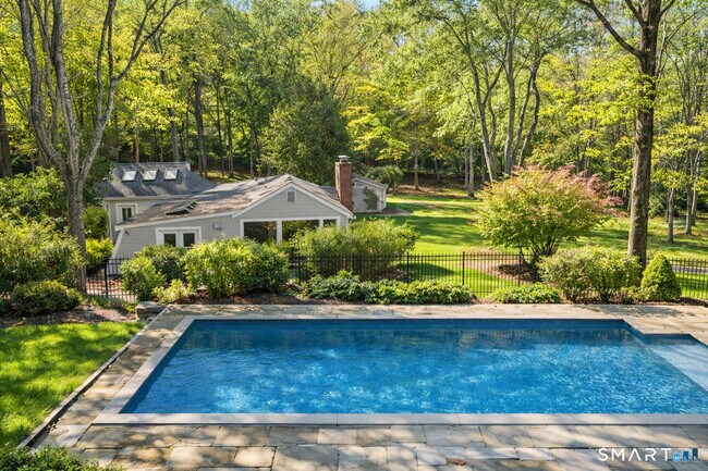 Building Photo - 815 Valley Rd