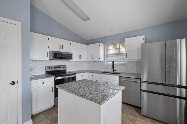 Building Photo - 422 Pristine Water Ln