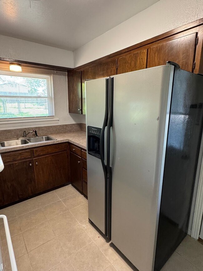 Building Photo - 3/1 in West Lampasas