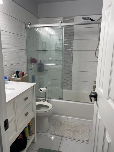 Building Photo - 17804 Park Mill Dr