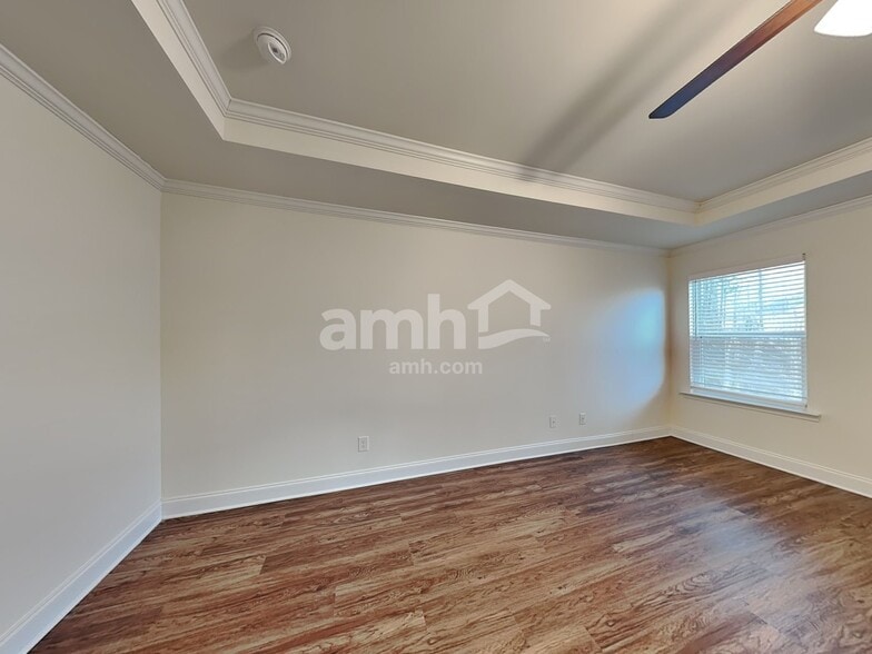 Building Photo - 605 Lk Vis Ct