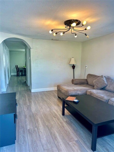 Building Photo - 2003 E Humphrey St