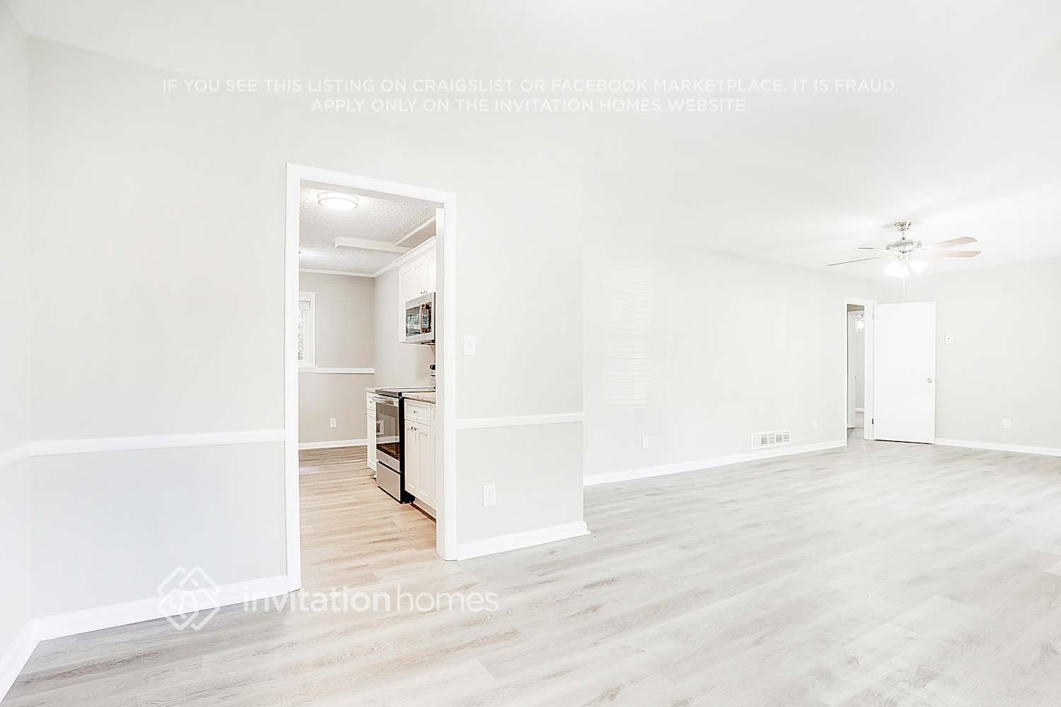 Building Photo - 2434 Shamrock Dr